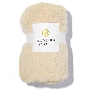 NEW Kendra Scott Fleece Blanket White Sand Sherpa Soft Throw Blanket
